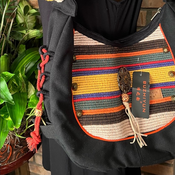 BNWT BU ZHI YUN PURSE.  HOBO STYLE BAG WITH LOTS OF STORAGE SPACE! GREAT DEAL!!! - Picture 11 of 14
